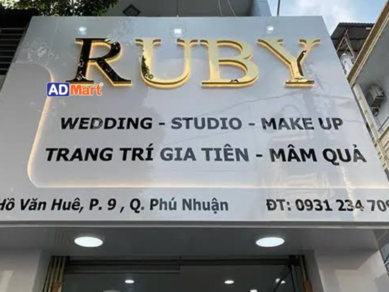 Ưu điểm nổi bật của bảng hiệu áo cưới