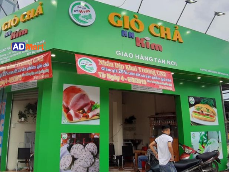Vì sao bảng hiệu chả lụa cần được chú trọng?