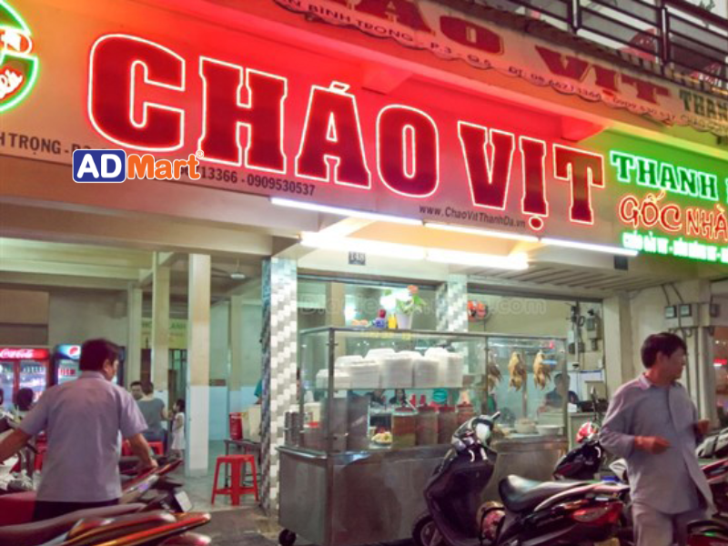 Bảng hiệu cháo vịt là gì? Vai trò đối với quán ăn