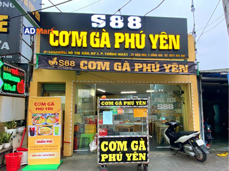 Ưu điểm của bảng hiệu cơm gà