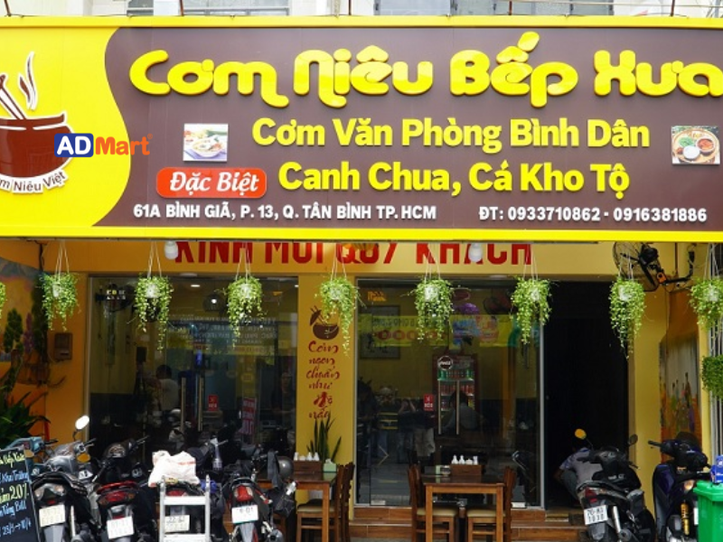 Bảng hiệu cơm niêu cần truyền tải thông điệp gì tới khách hàng?