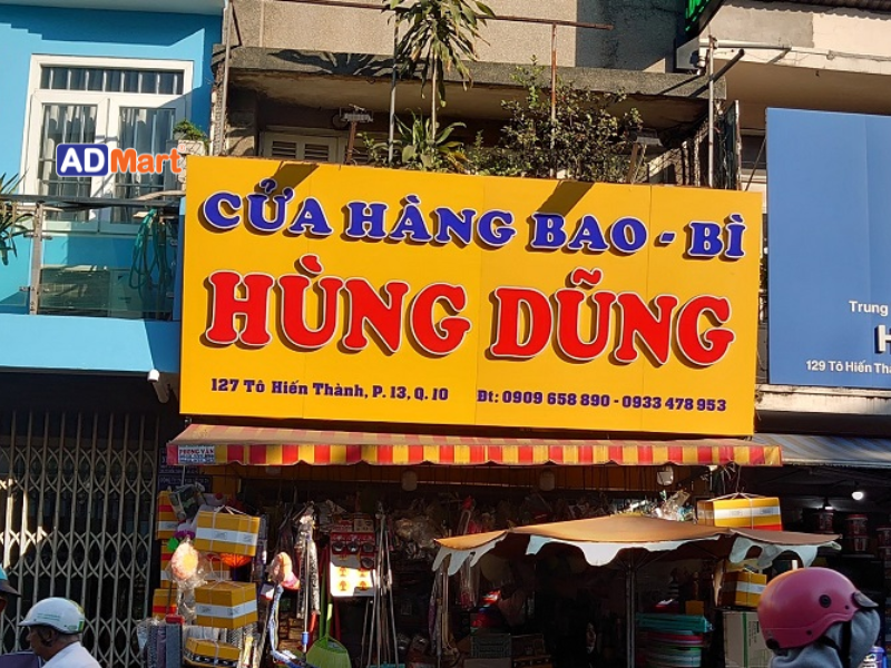 Bảng hiệu cửa hàng bao bì là gì? Tại sao nên đầu tư bảng hiệu cửa hàng bao bì?