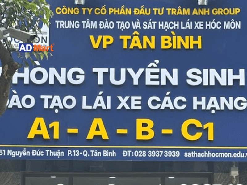 Bảng hiệu đào tạo lái xe là gì?