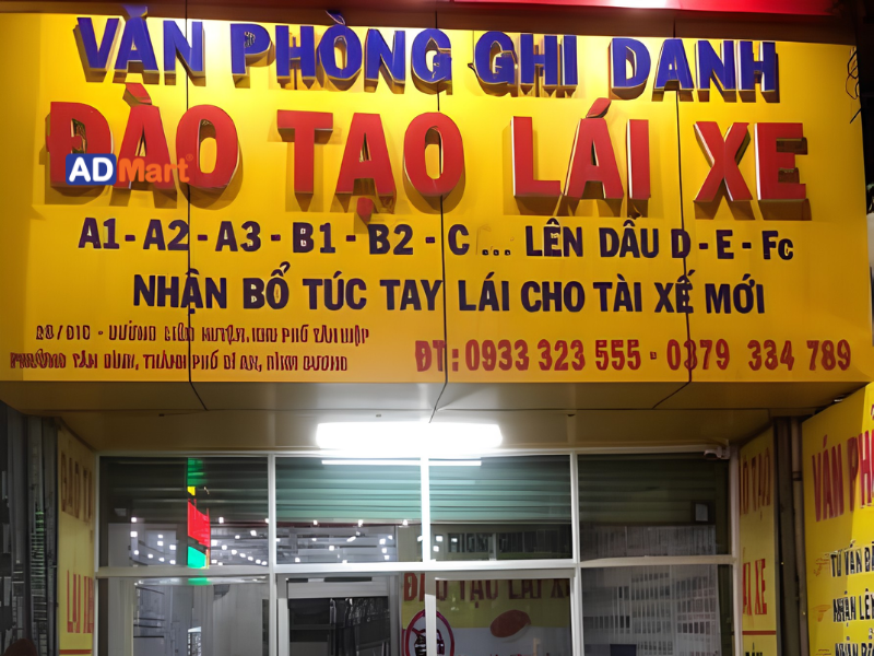 Tại sao cần đầu tư bảng hiệu đào tạo lái xe?