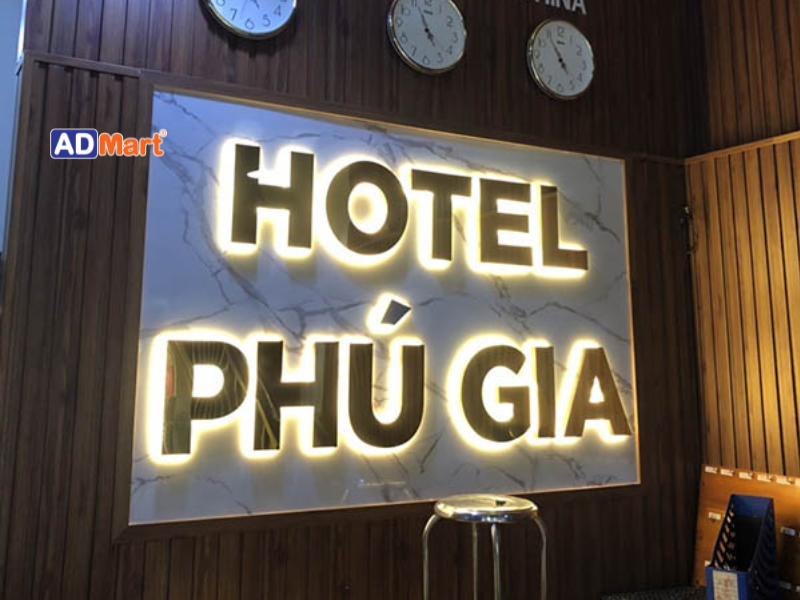 Bảng hiệu hotel là gì?