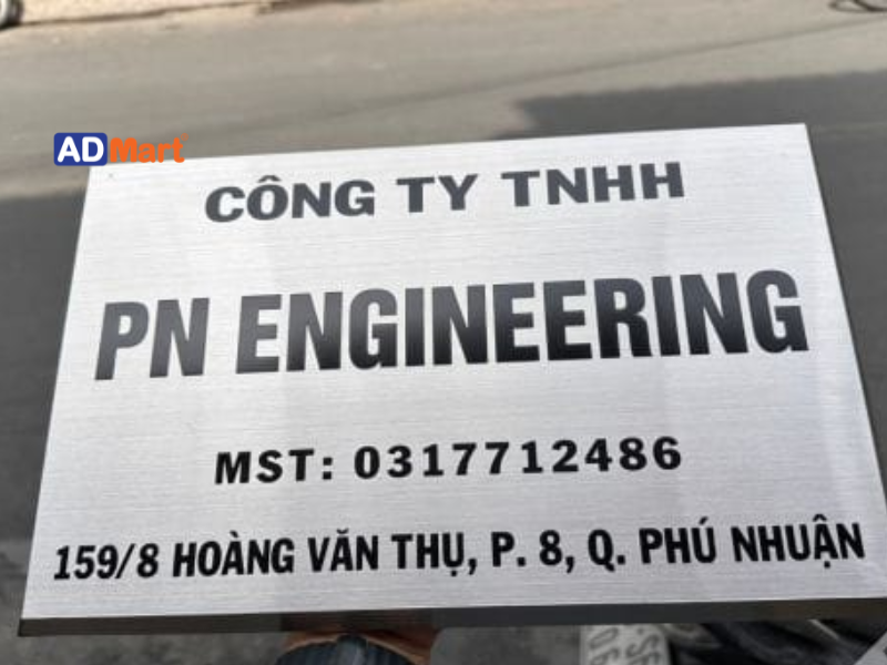 Bảng hiệu inox xước là gì?