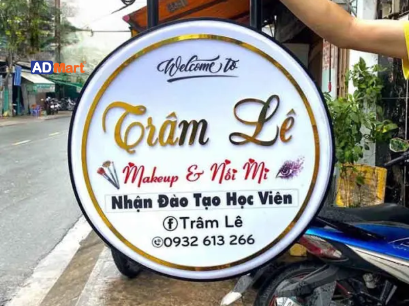 Bảng hiệu makeup tròn là gì? Ưu điểm của bảng hiệu makeup tròn 
