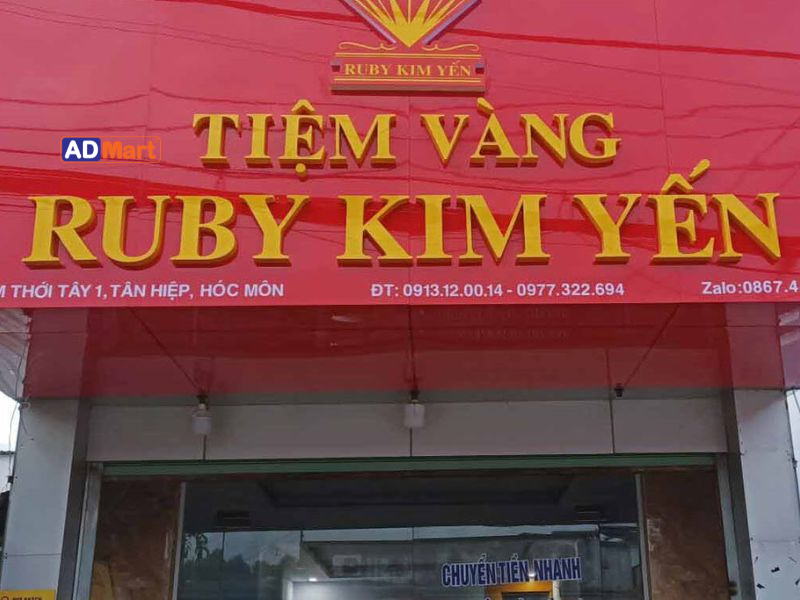 Ưu điểm khi sử dụng bảng hiệu nền đỏ