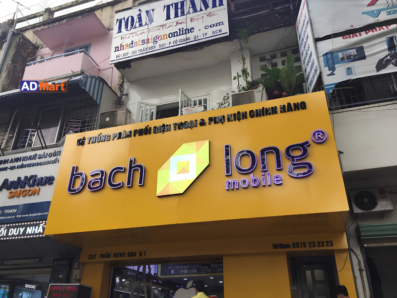 Bảng hiệu màu vàng alu