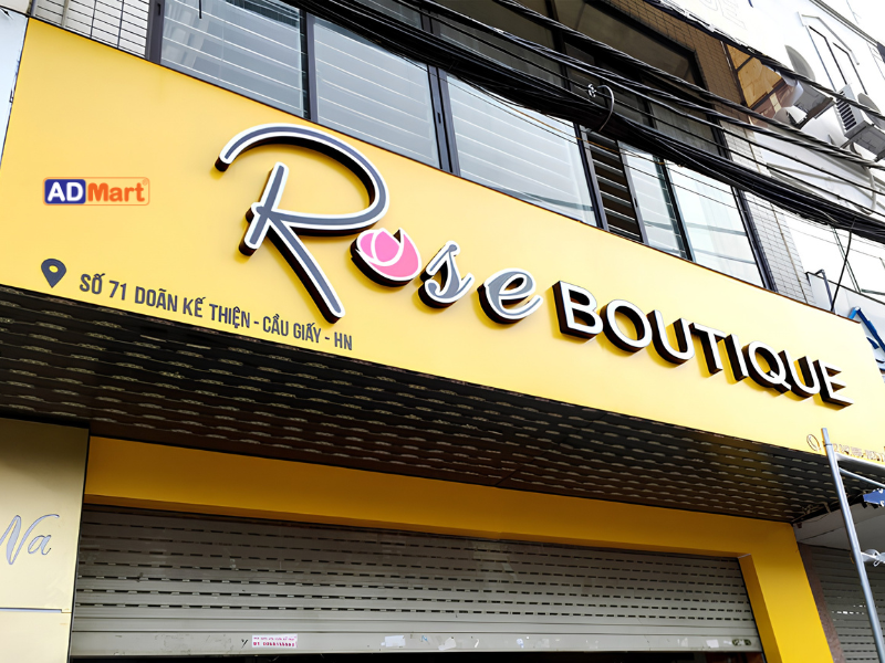 Bảng hiệu màu vàng là gì? Ưu điểm và ứng dụng của bảng hiệu