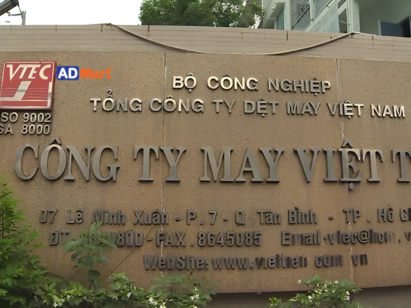 Tầm quan trọng của một bảng hiệu may mặc chuyên nghiệp