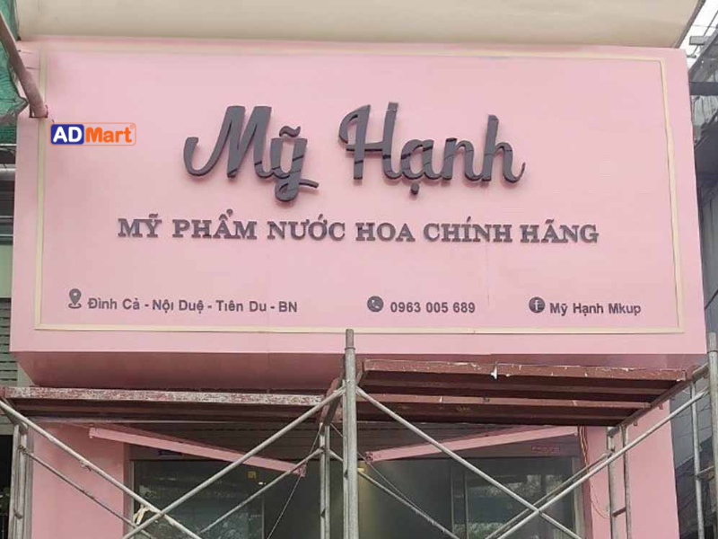 Bảng hiệu shop mỹ phẩm là gì?