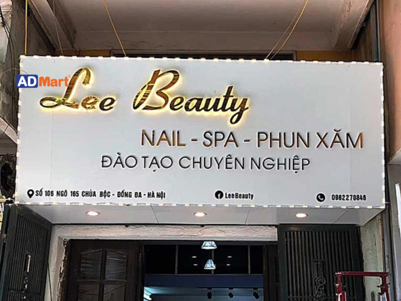 Bảng hiệu nền trắng chữ vàng là gì?