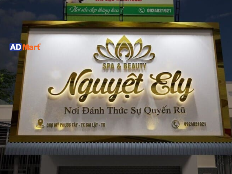 Ưu điểm của bảng hiệu nền trắng chữ vàng