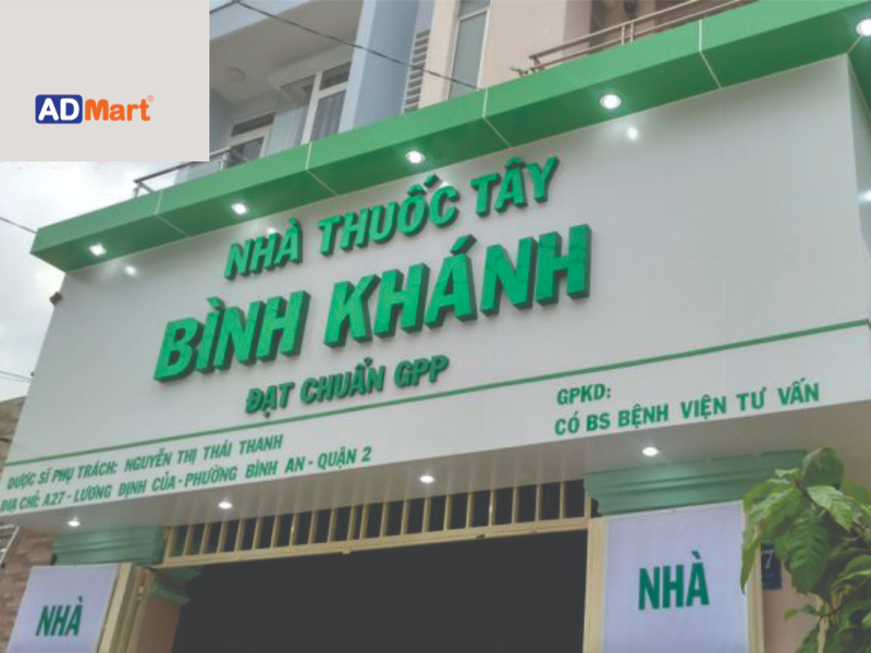 Ý nghĩa của màu trắng và màu xanh trên bảng hiệu