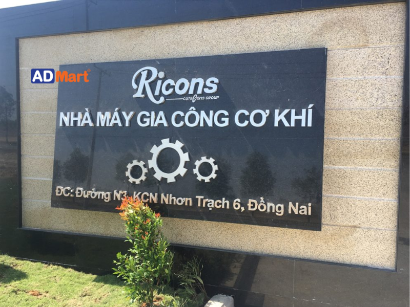 Lý do bảng hiệu nhà xưởng bền đẹp ngoài trời