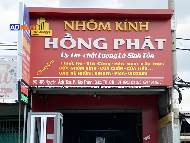 Ưu điểm của bảng hiệu nhôm kính