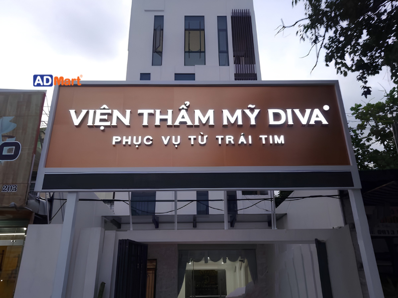 Những lưu ý khi làm bảng hiệu phun xăm thẩm mỹ