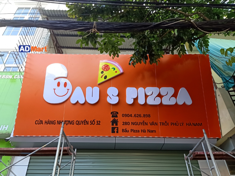 Ưu điểm khi sử dụng bảng hiệu pizza