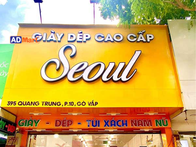 Chất liệu nào phù hợp với bảng hiệu shop giày?