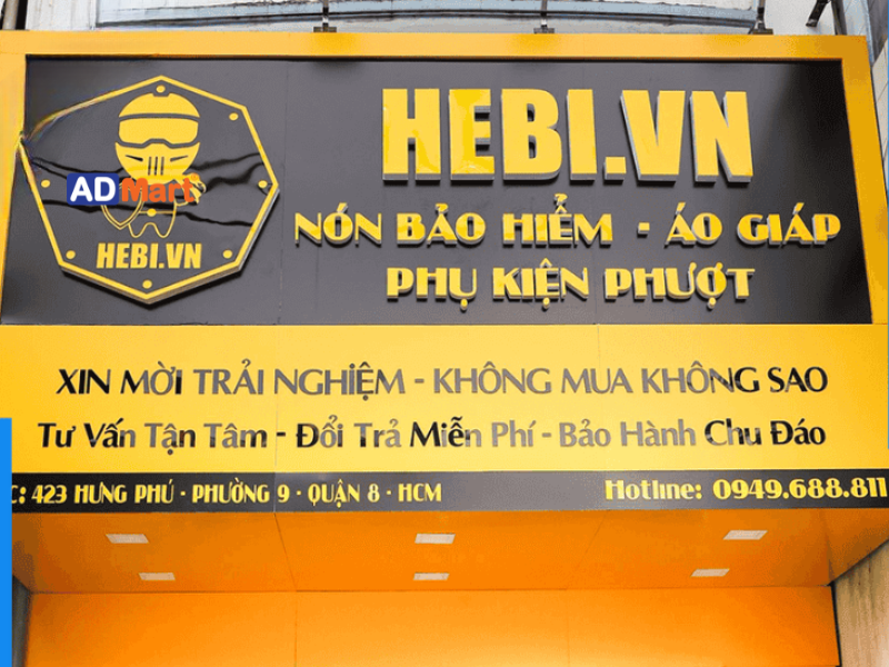 Lựa chọn vật liệu nào để làm bảng hiệu shop nón bảo hiểm vừa đẹp vừa bền?