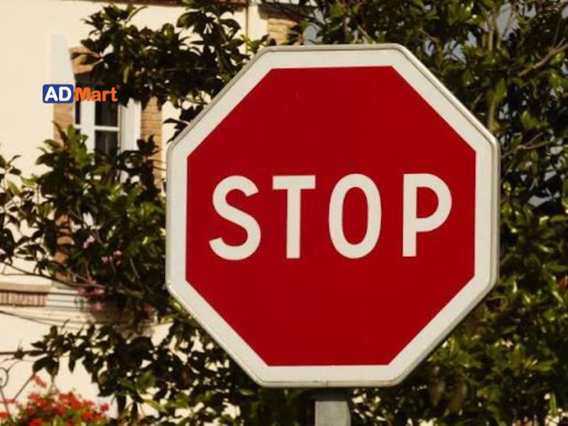 Các loại bảng hiệu Stop phổ biến và ứng dụng thực tế