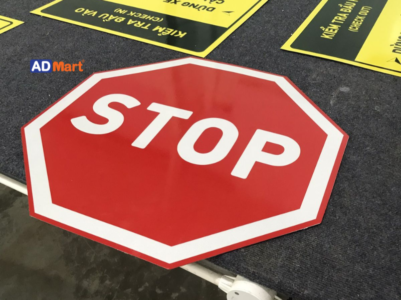 Bảng hiệu Stop là gì? Vai trò, ứng dụng và cách lựa chọn phù hợp