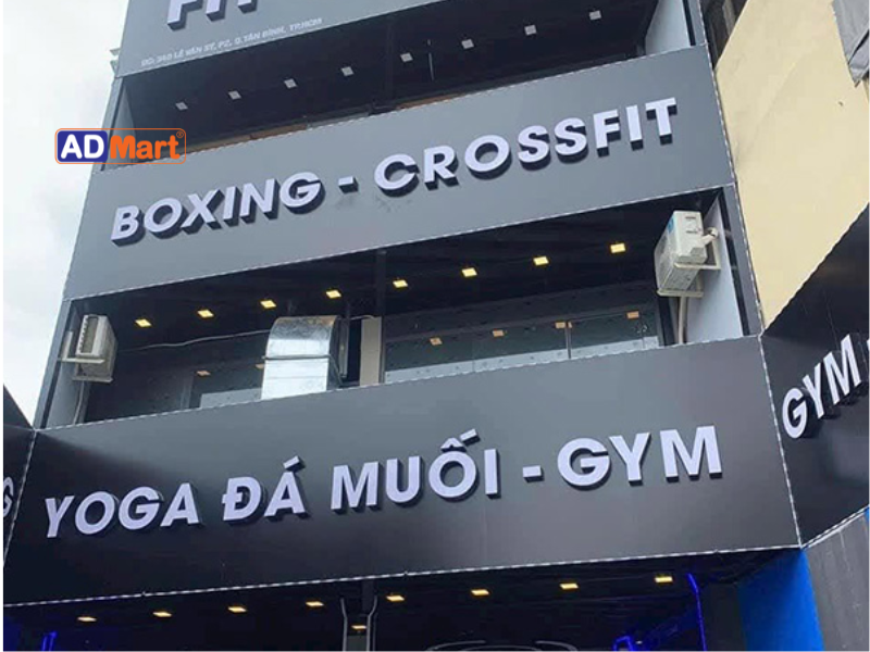 Bảng hiệu trung tâm thể thao là gì?