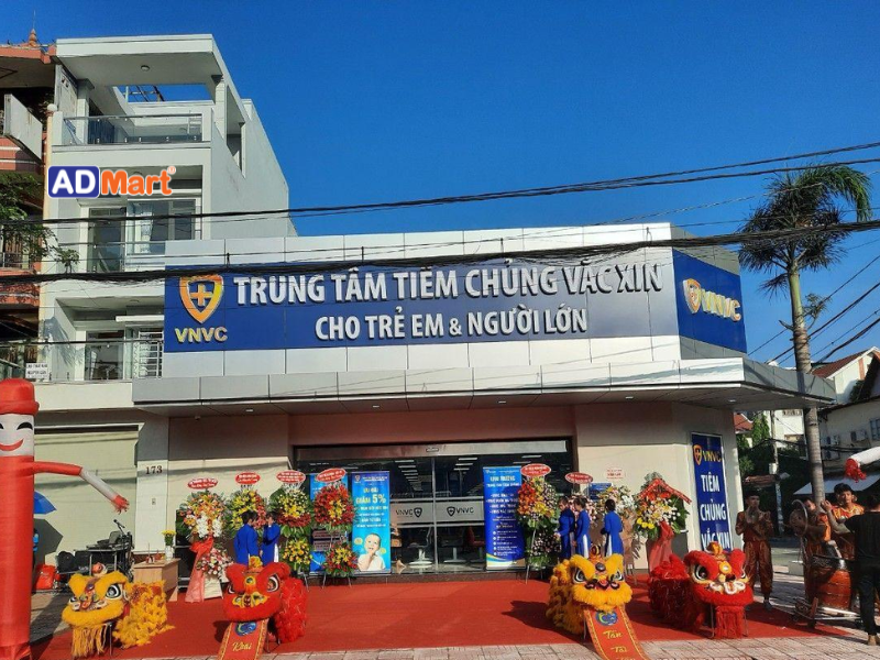 Bảng hiệu trung tâm tiêm chủng là gì?