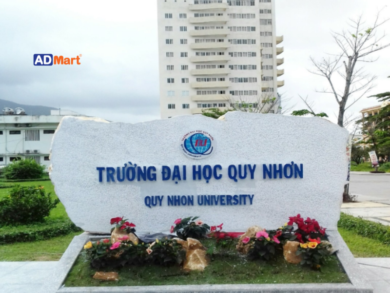 Bảng hiệu trường học là gì?