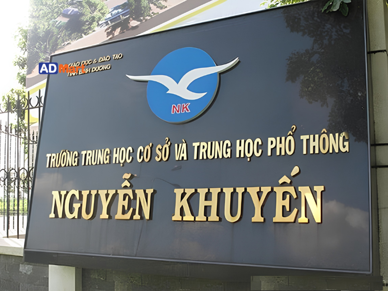 Bảng hiệu trường học là gì? Chất liệu bảng hiệu trường học bền đẹp