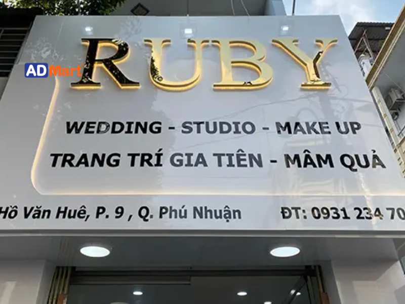 Bảng hiệu wedding là gì?