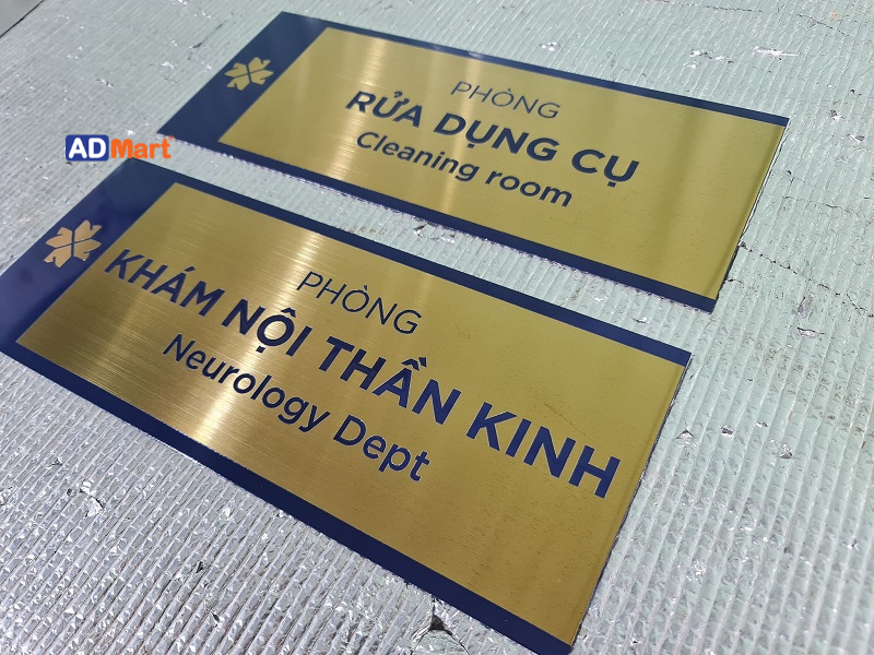 Biển tên phòng ban là gì?