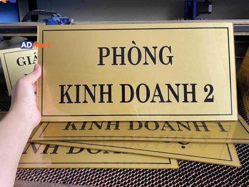 Gợi ý một số loại biển tên phòng ban phổ biến hiện nay