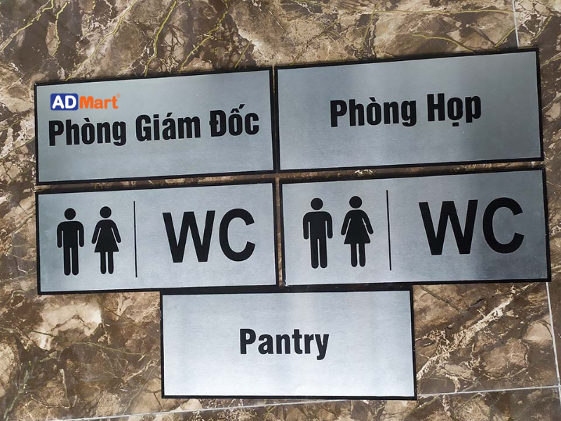 Những nội dung cần có trên biển tên phòng ban