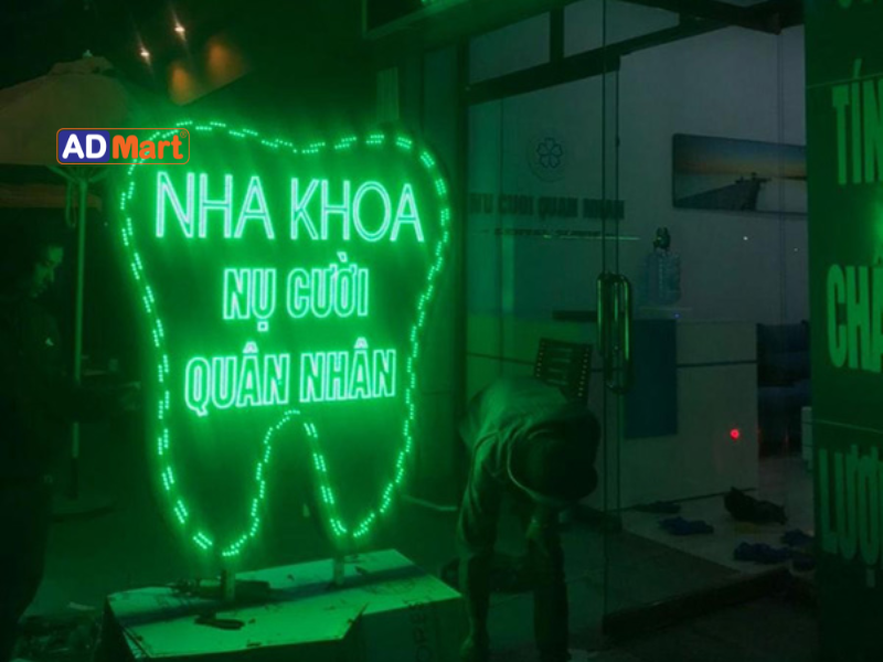 Biển vẫy nha khoa là gì? Biển vẫy nha khoa có những dạng nào phổ biến?