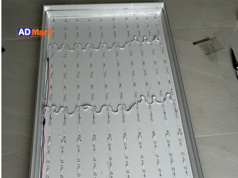Cấu tạo hộp đèn nhôm gồm những gì? Tìm hiểu chi tiết từng bộ phận