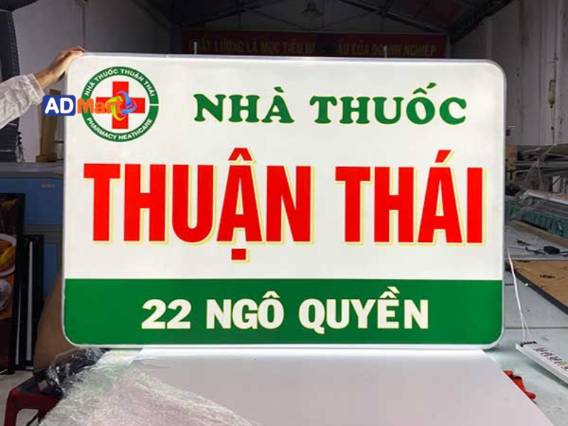 Ưu điểm khi sử dụng hộp đèn hút nổi chữ nhật