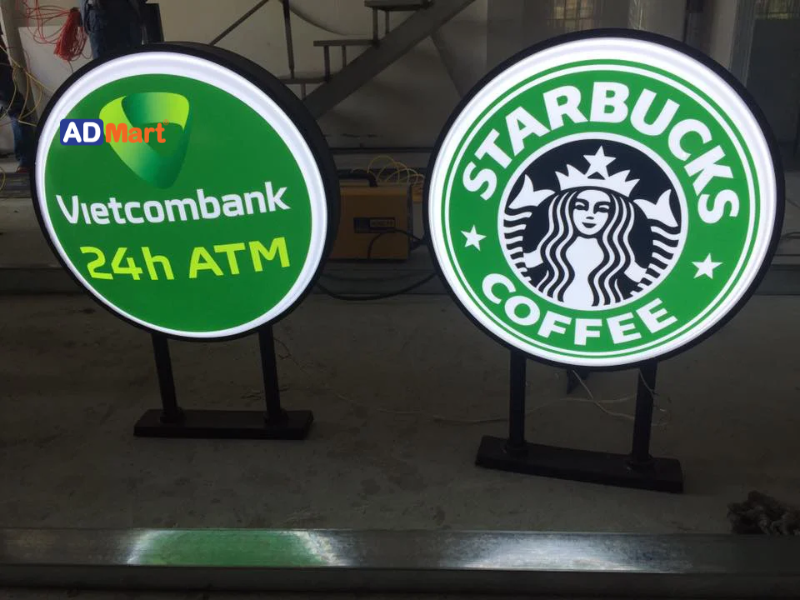 Vì sao hộp đèn mica dán decal được nhiều doanh nghiệp lựa chọn?