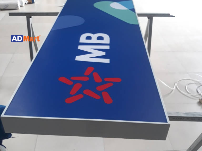 Hộp đèn nhôm định hình là gì? Tại sao nên chọn hộp đèn nhôm định hình?