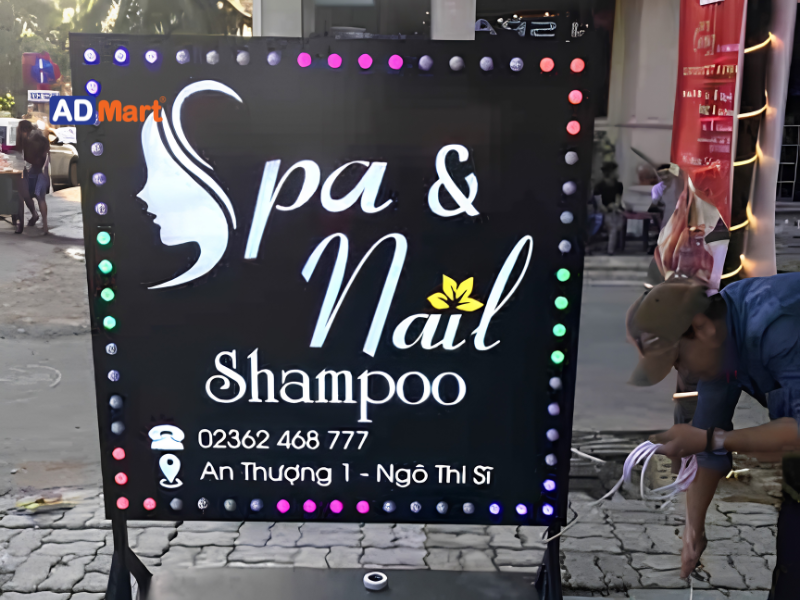 Ưu điểm và ứng dụng của hộp đèn quảng cáo spa