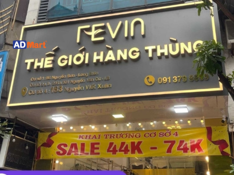 Bảng hiệu ngoài trời là gì? Kích thước bảng hiệu ngoài trời đúng chuẩn