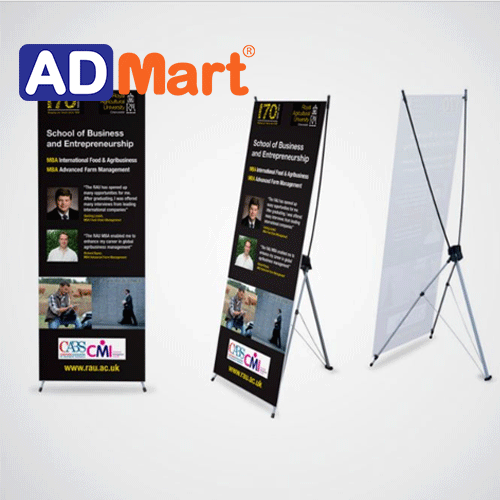 Cách sử dụng standee X và banner cuốn phù hợp trong quảng cáo