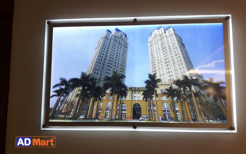 Hộp đèn mica tạo nên hiệu ứng tràn viền  
