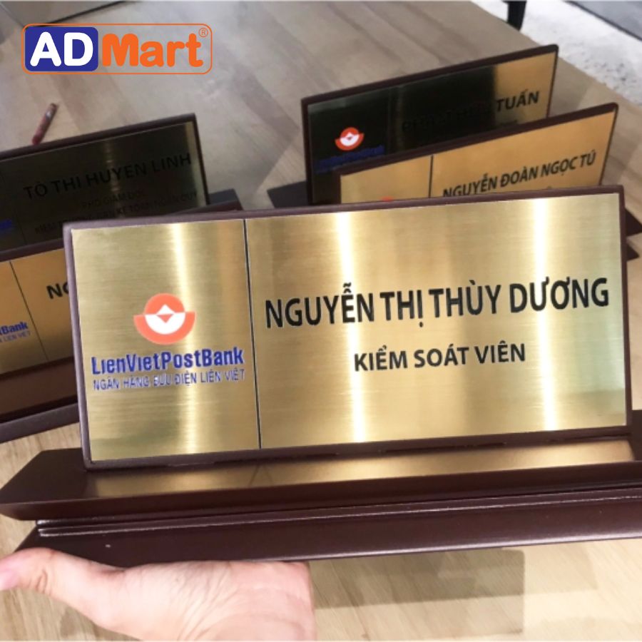 Biển chức danh sử dụng công nghệ ăn mòn kim loại 
