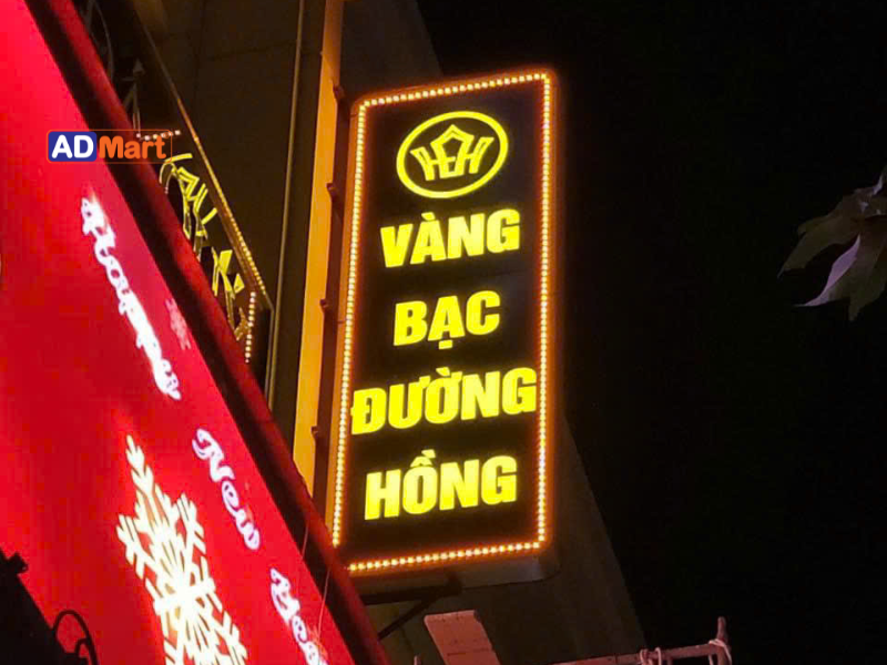 Lý do nên sử dụng biển vẫy vàng bạc LED trong kinh doanh
