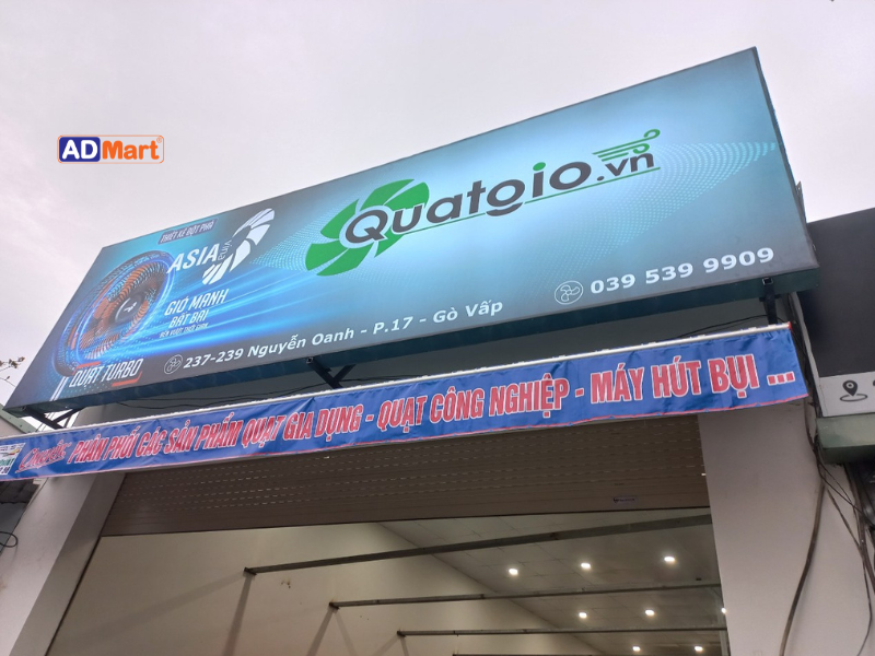 Biển hộp đèn bạt in UV – Giải pháp biển quảng cáo nổi bật ngày đêm