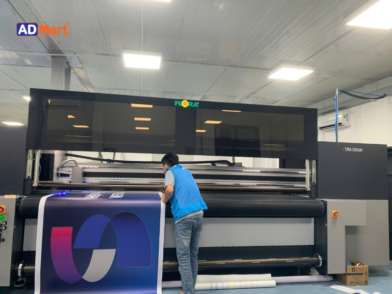 in uv cuộn backlit film