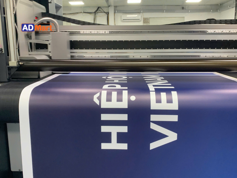 Công nghệ in bạt UV 10 màu chất lượng, bền bỉ