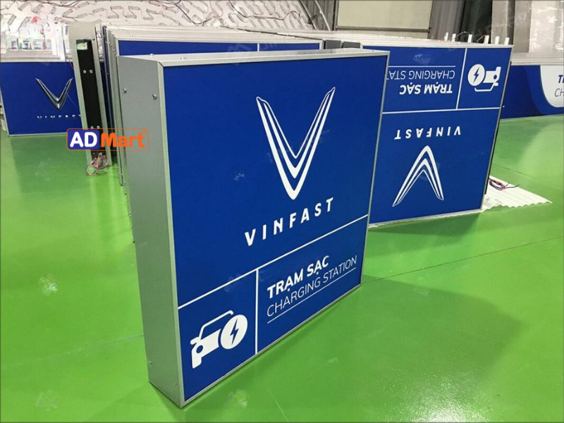 Tổng hợp 5 mẫu hộp đèn quảng cáo đẹp, ấn tượng